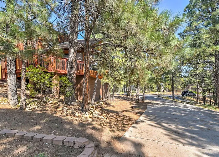 Wooded Retreat W/ Deck: 4 Mi To Downtown Ferienhaus *