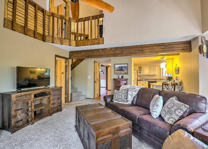 Wooded Retreat W/ Deck: 4 Mi To Downtown Hébergement de vacances Flagstaff