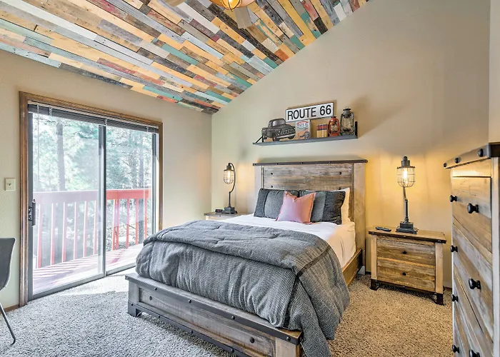 Wooded Retreat W/ Deck: 4 Mi To Downtown * Flagstaff
