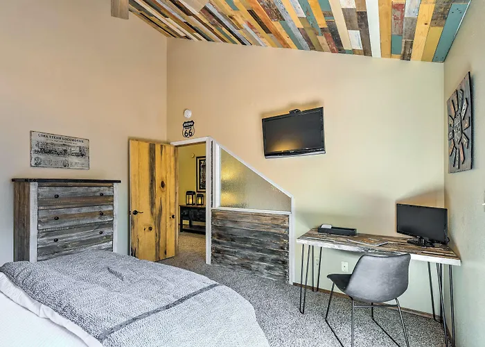 Hébergement de vacances Wooded Retreat W/ Deck: 4 Mi To Downtown *